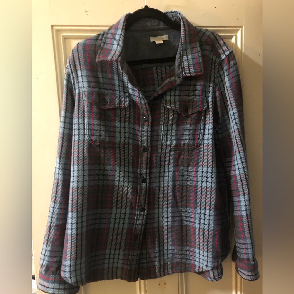 Outerknown Women’s 100% organic cotton Blanket Shirt.